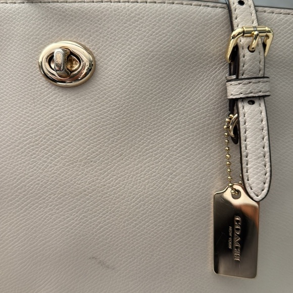 COACH CREAM TURNLOCK TOTE IN CROSSGRAIN LEATHER - Picture 3 of 11